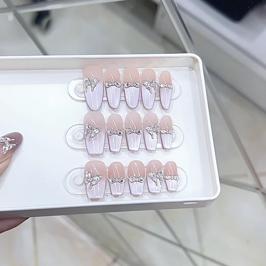 Handgewebter Rüstungs-Schmetterling Dreidimensionaler Zirkon Diamant Schleife Katzenaugen-Stil High-End Reines Temperament Nagelsticker