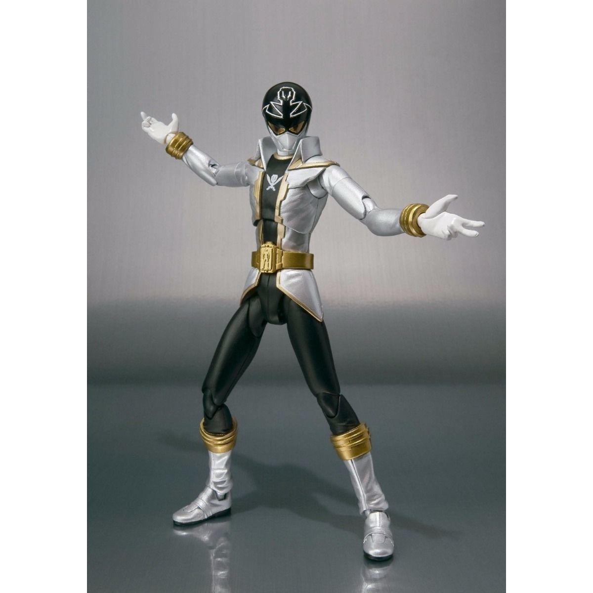 SHFiguarts GOKAI SILVER フィギュア Amazon.com: Bandai S.H.Figuarts : Gokai Silver : Toys & Games