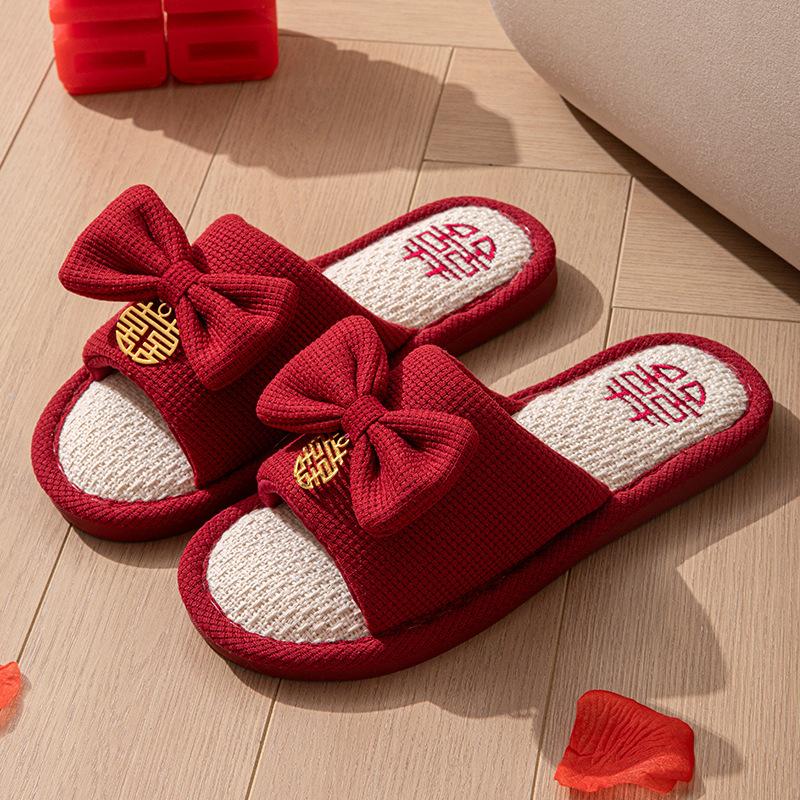 

Wedding slippers festive red pair of new wedding groom and bride wedding dowry couple wedding shoes four seasons 36-37 Suitable for 35-36 темно-красного