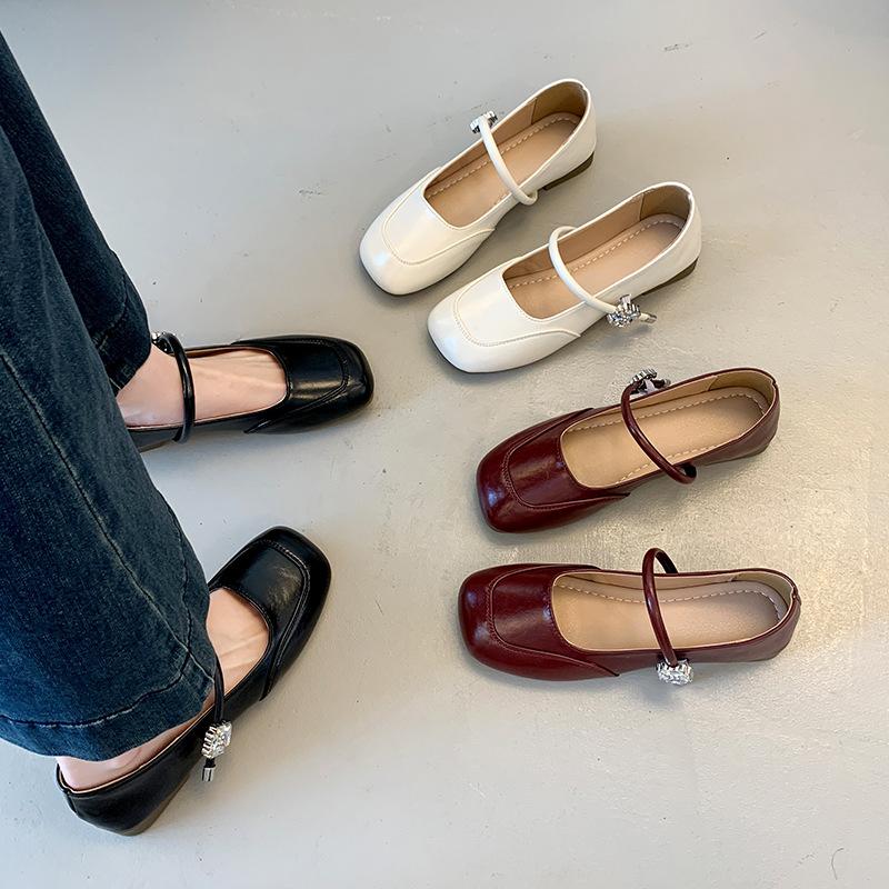 French Retro Shallow Mouth Flat Sole Shoes Women's 2025 New Autumn Skirt Fashion High Sense Mary Jane Shoes