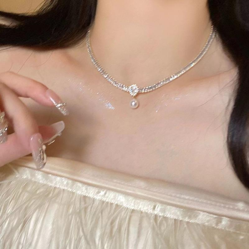Vintage pearl necklace - women s unique design choker - elegant neck chain золотой