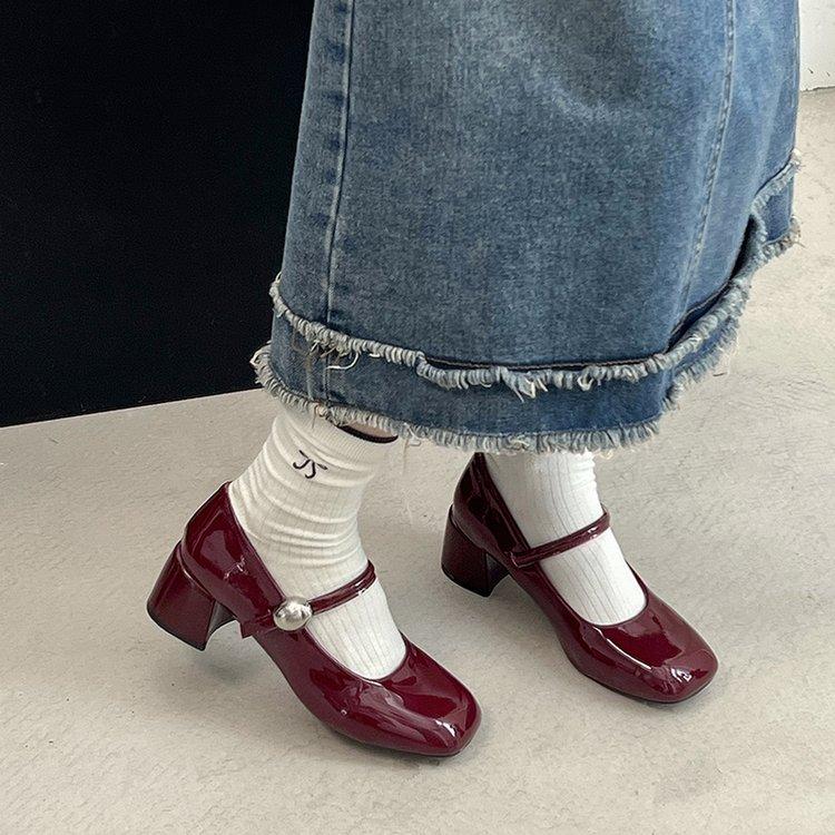 Version cuir souple~ Chaussures Mary Jane à bout carré français pour femmes 2025 nouveau tempérament belles talons hauts à talons épais chaussures simples noires
