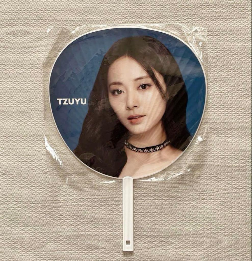 [USED] TWICE Official Goods Fan Tzuyu TZUYU