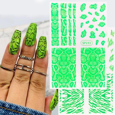 1 Blatt fluoreszierende grüne Nagelaufkleber Abziehbilder Nagelkunst Dekoration Schlange Zebra Leopard Wild Skin Design