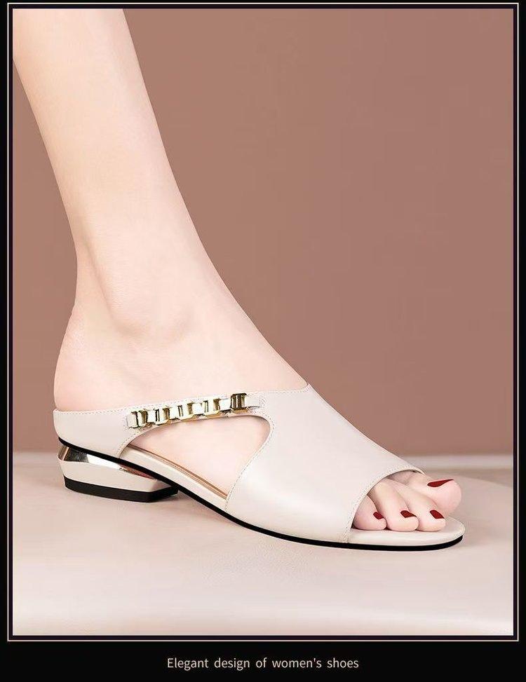 

Мягкие кожаные шлепанцы с открытым носком, на плоской подошве, с вырезами, крутые, женские, летние, на плоской подошве, модная цепочка, универсальные, на низком каблуке, однословные женские туфли 35