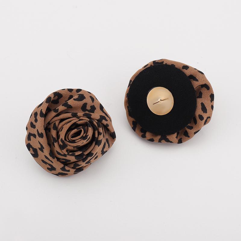 

Vintage Fabric Leopard Print Rose Stud Earrings for Women Personality Large Flower Temperament Earrings Punk Party Zircon Gift леопардовый