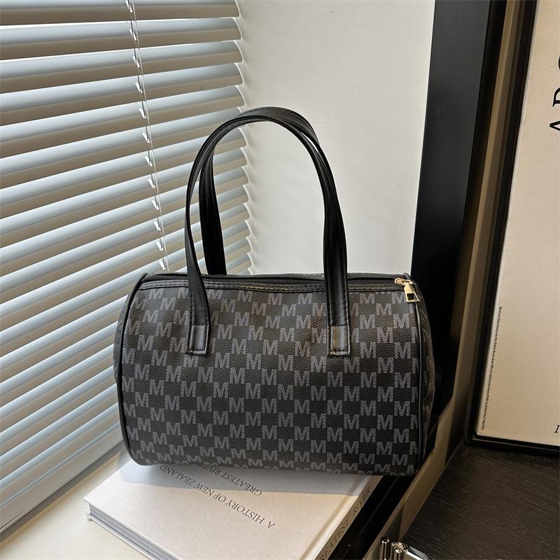

High-texture retro bag 2025 autumn and winter new large-capacity tote bag fashionable shoulder handbag commuter women s bag