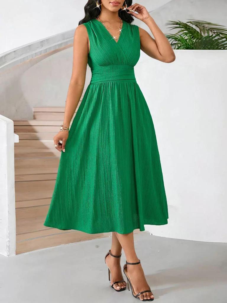 2025 Elegant V-neck Summer Dress: Pure Color & Temperament