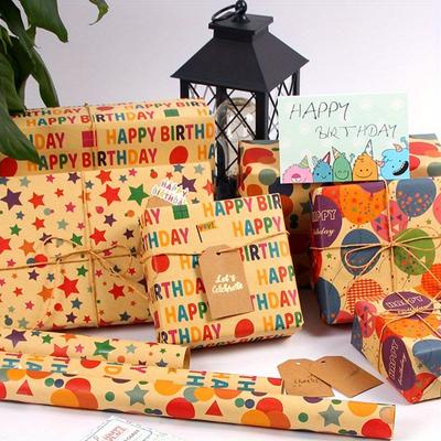 Geburtstags-Geschenkpapier, Kraft-Geschenkpapier - Geschenkpapierrolle mit bunten kleinen Sternen und Geburtstags-Buchstabenmustern.