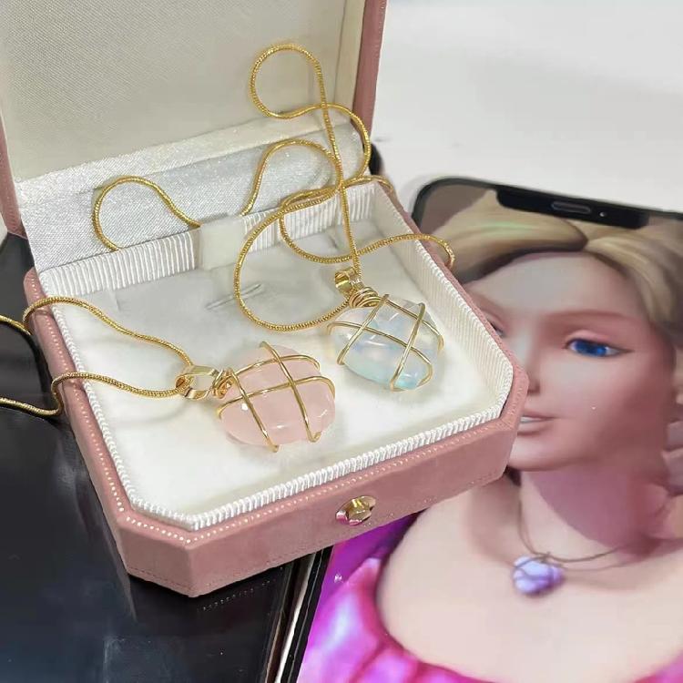 Lovely Necklace for Women Girls Jewelry with Wire Wrapped Heart Pendant Necklace