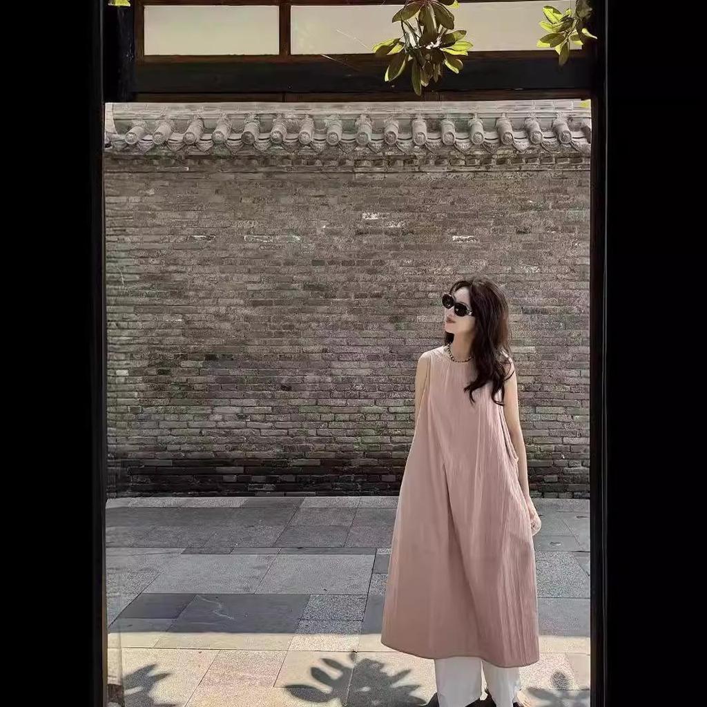 Sukienka damska bez rękawów o luźnej sylwetce na rok 2024