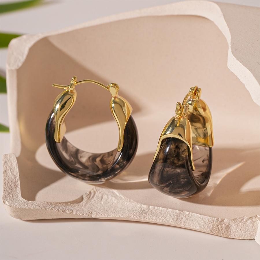 European And American Retro Brown Resin Letter U-shaped Geometric Hoop Earrings For Women Fashion Simple Metal Jewelry Gifts