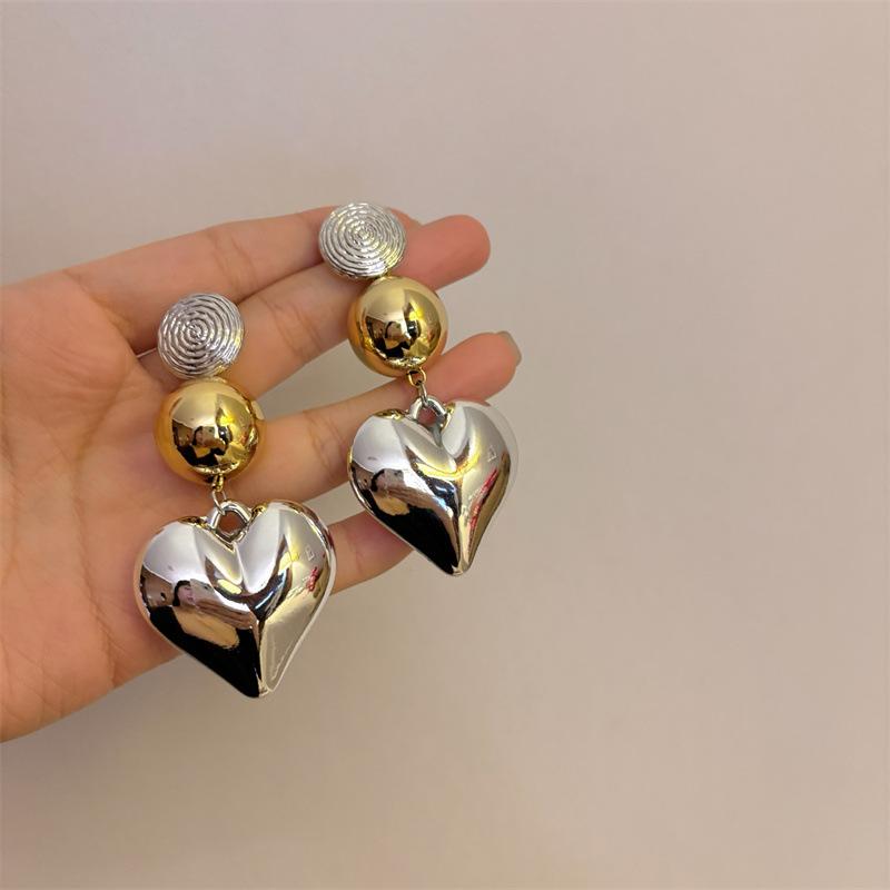Big Heart Shape Metal Pendant Earrings Personalized Fashion Stud Earrings Girls Travel Wedding Accessories Gifts