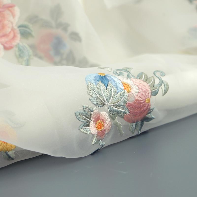 50cm Chinesischer Hanfu Stickerei Stoff Organza Antiker Stil Bestickter Designstoff für DIY Hanfu Hemden Puppenkleidung