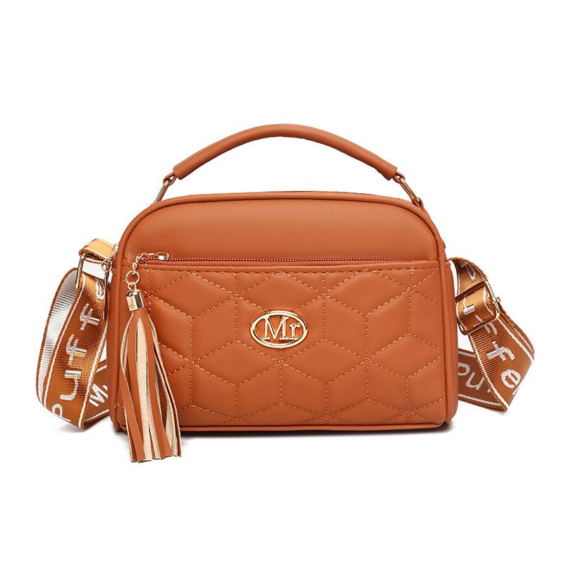 New women's messenger bag autumn and winter trend versatile diamond fringed bag large capacity fashion girls portable shoulder bag