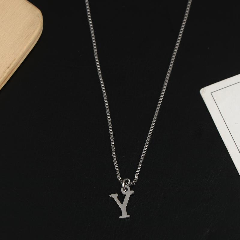 Naszyjniki z wisiorkami z literami A-Z Stal nierdzewna Prosty naszyjnik Stylowy Dla Kobiet Mężczyzn Codzienna biżuteria Prezenty