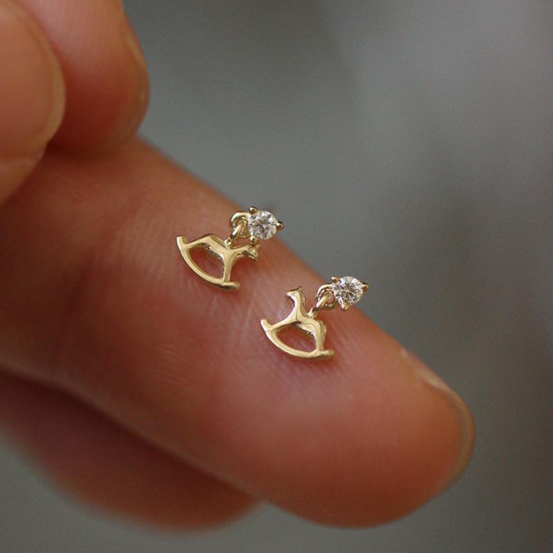 Simple and Childlike Trojan Horse Stud Earrings Female Niche Design Sense Cute Student Commuting Small Zircon Earrings Tide