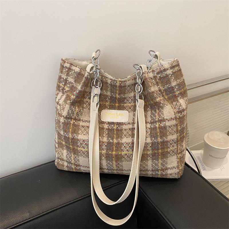 Casual Niche Woolen Plaid Bag Women's 2025 New Autumn and Winter Versatile Messenger Bag Fashion Shoulder Tote Bag