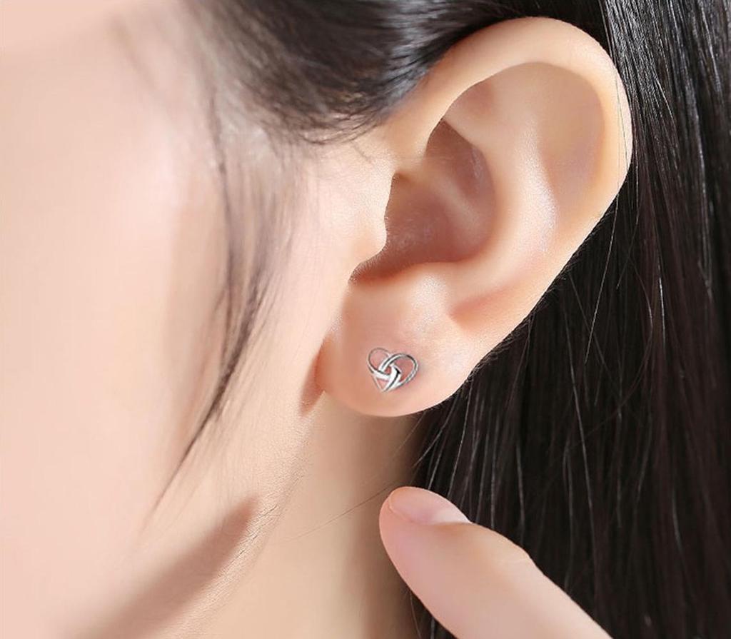 Higu E0046 S925 Silver Hollow Heart-Shaped Cartilage Stud Earrings