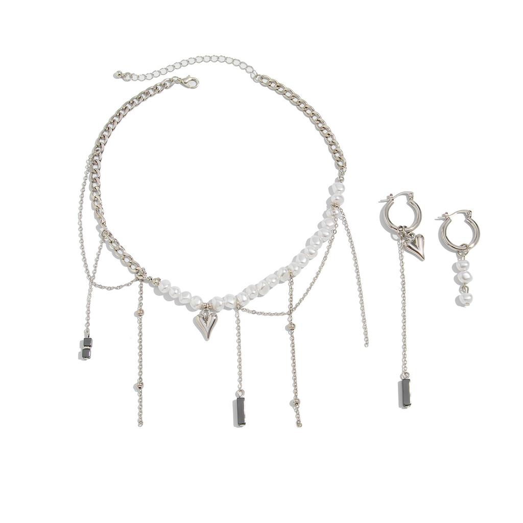 Sweet And Cool Style Imitation Pearl Beaded Necklace, Design Sense Metal Love Pendant Fringed Necklace Women