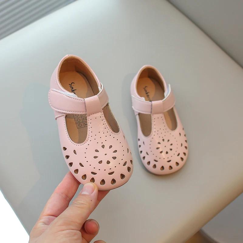 Girls Leather Shoes Hollow Cut-outs Princess Sweet Soft Kids Casual Shoes Spring Summer T-strap Children Flats for Wedding
