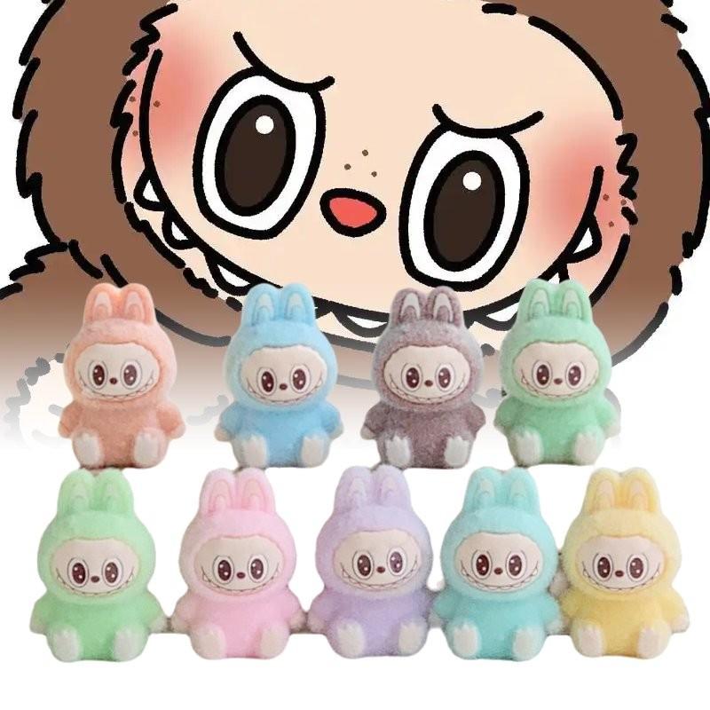 Entzückende Mini-Samtfigur Süße Dämonenfigur Für Verspielte Dekoration Und Sammlerstücke