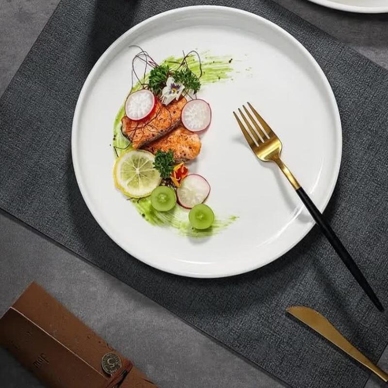 Huachinge Ceramic Dinner Plate Set with Cutlery
