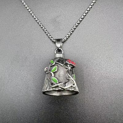 Glücksreitglocke Biker Guardian Glücksglocke Titanstahlglocke mit eingravierten Rosenranken Hängeglocke für Schlüsselbund Auto Rucksack