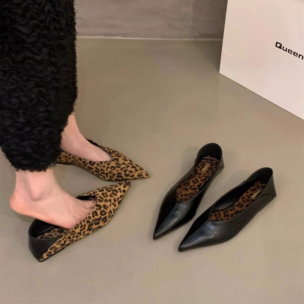 Flat bottom black pointed single shoes women's shoes 2025 new spring retro suede French leopard print light mouth commuter shoes