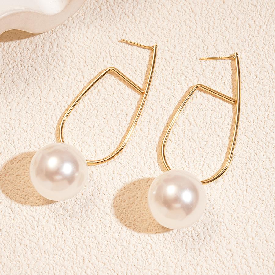 

European and American imitation pearl geometric lines silver needle earrings retro personality niche earrings