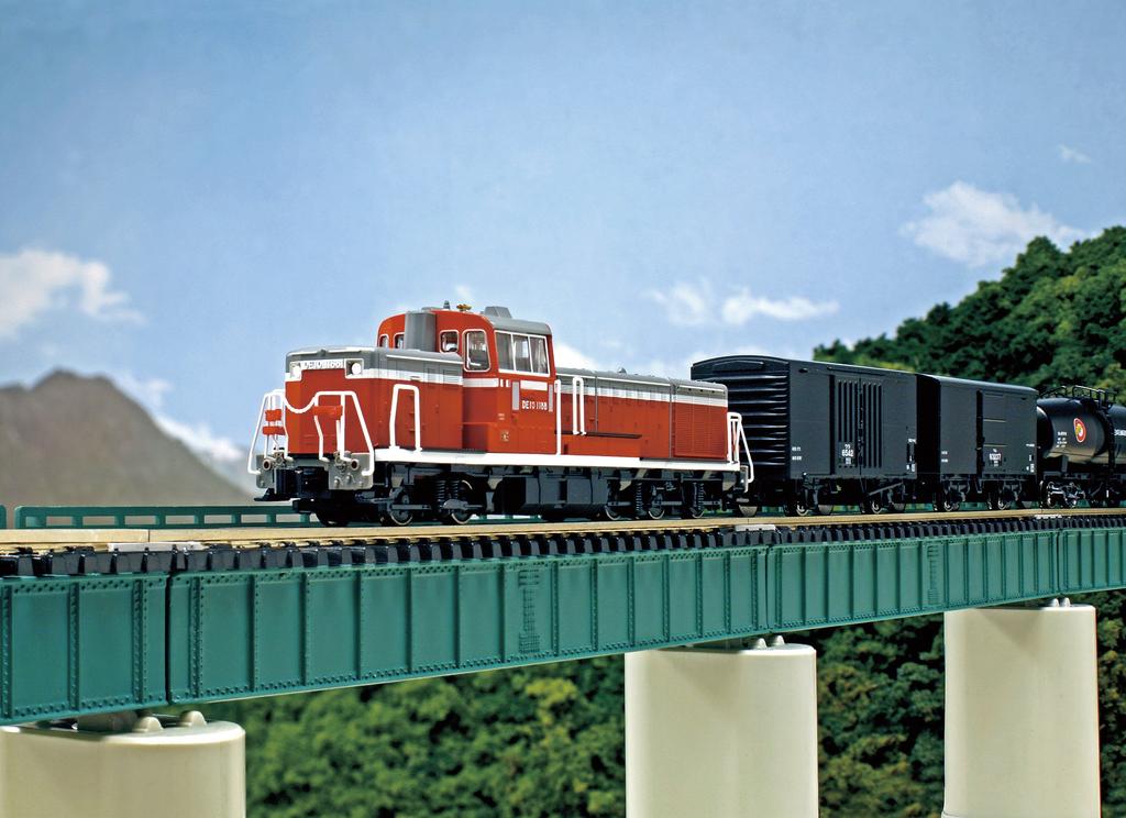 KATO N Gauge DE10 Warm Climate Type Diesel Locomotive 7011-2