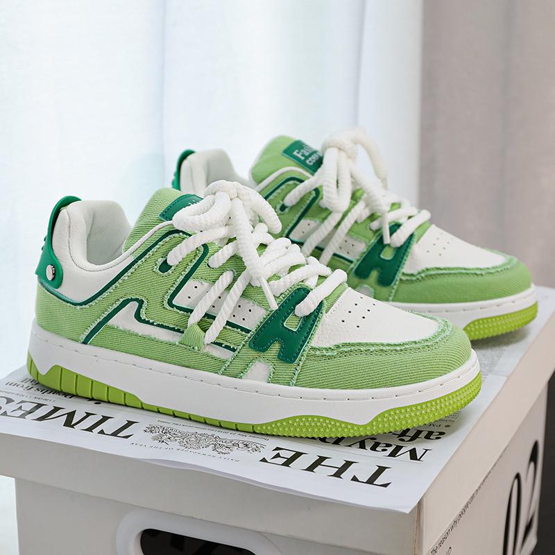 Mens Board Shoes 2026 Autumn New Low Top Sneakers Young Students Trendy Luxury Design Comfortable Casual Sports Shoes for Men