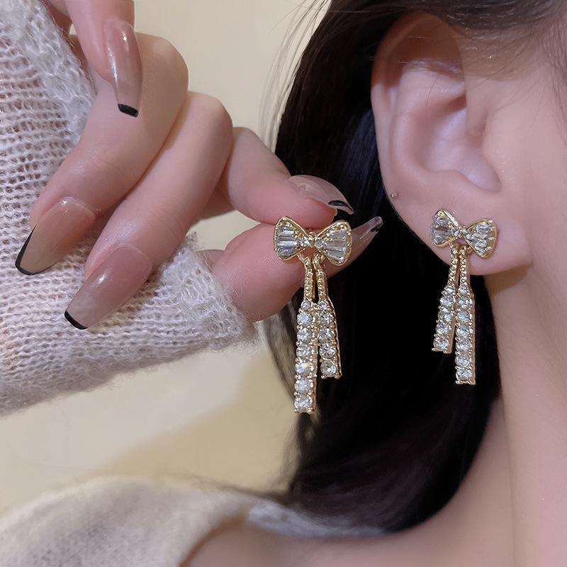 925 Silver Needle Pearl Earrings Women's High-end Sense Niche Temperament Bow Stud Earrings Retro Ear Jewelry Wholesale