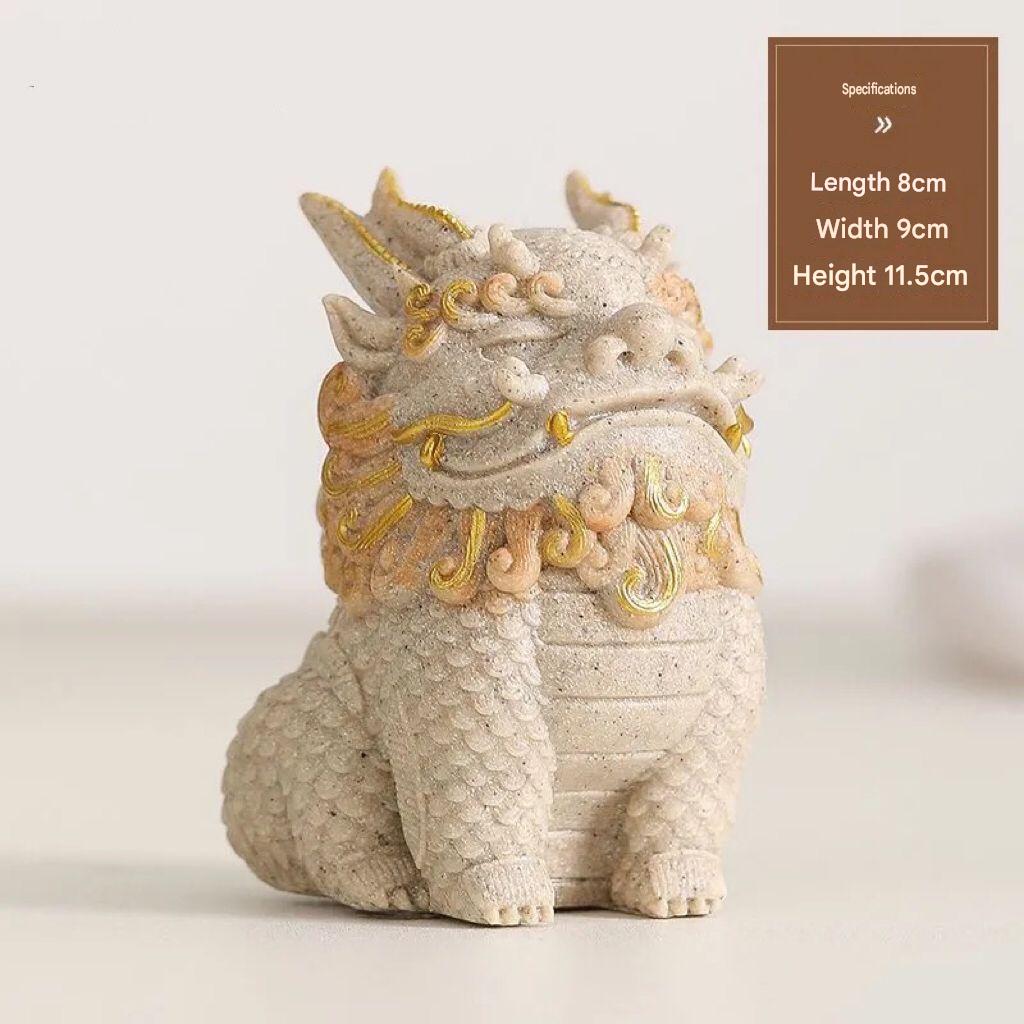 Sandstein Pixiu (Fabelwesen) Figur, ein Dekorationsartikel für Büroschreibtische und Arbeitsplätze, mit einem Qilin (Fabelwesen)