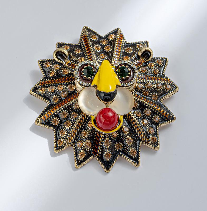 Vintage European-American Gold Circus Lion Brooch - Men s Badge