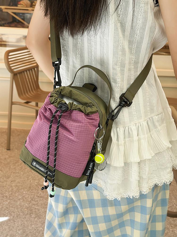 Leichte Umhängetasche für Wasserflasche und Handy zum Wandern - Unisex Sportrucksack