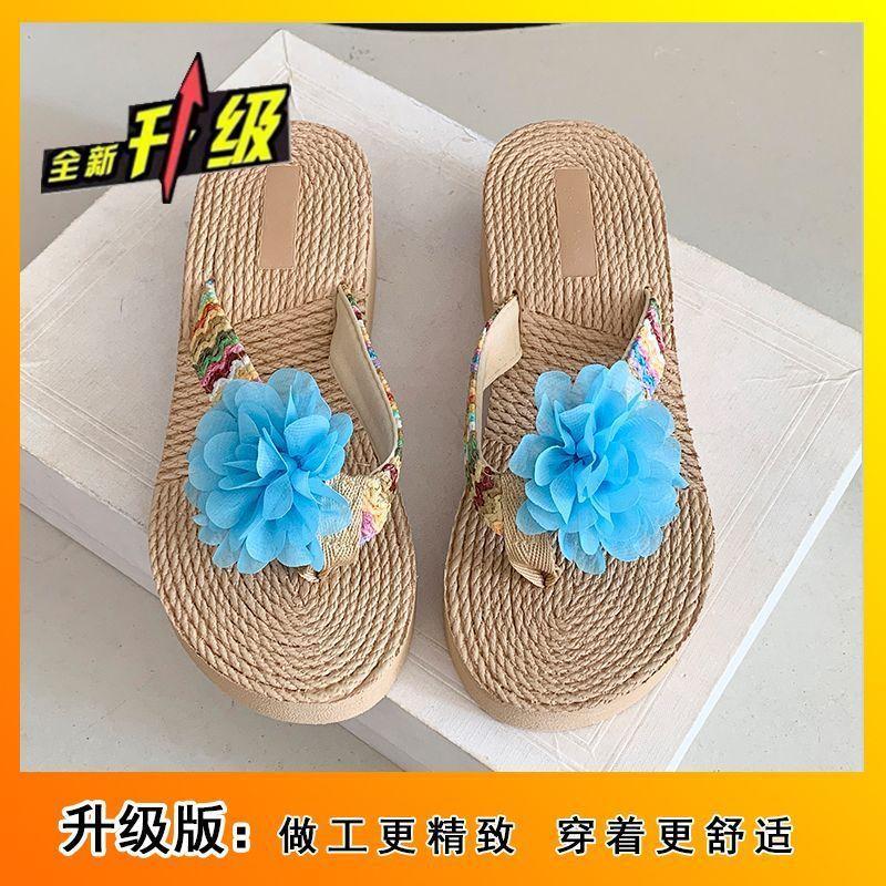 2025 summer new Xiaoxiang vacation beach shoes non-slip pinch sandals flip-flops women