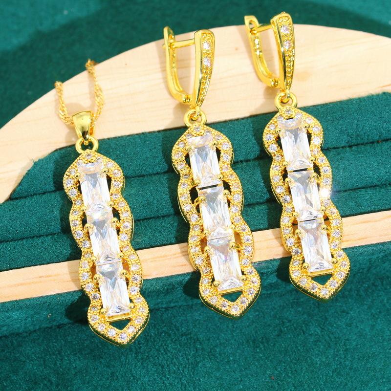 Jewelry European and N Zircon Bracelet Necklace Earrings Lady Retro Jewelry Set