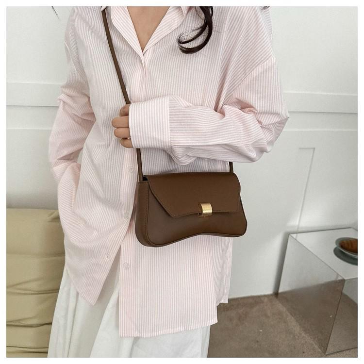 2025 Women's Stylish Retro Baguette Shoulder Crossbody Bag