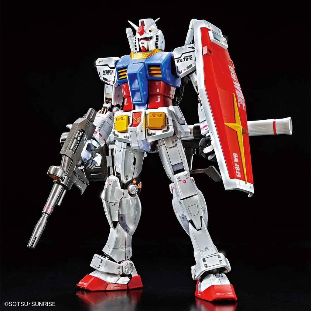 Base Limited Plastic Model [MG] 1/100 RX-78-2 Ver.3.0 [Titanium Finish]