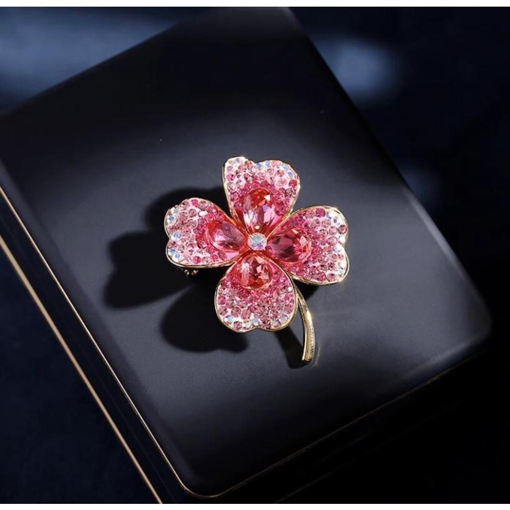 Diamond Butterfly Versatile Simple Brooch Flower Anti-light Pin Clothing Accessories Corsage