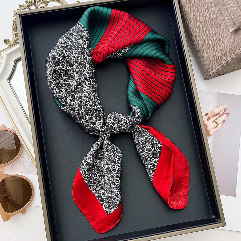 2026 Neues Florales Muster Satin Seiden Schal 70cm Kleines Quadratisches Halstuch Damen Vielseitiges Dekoratives Bandana