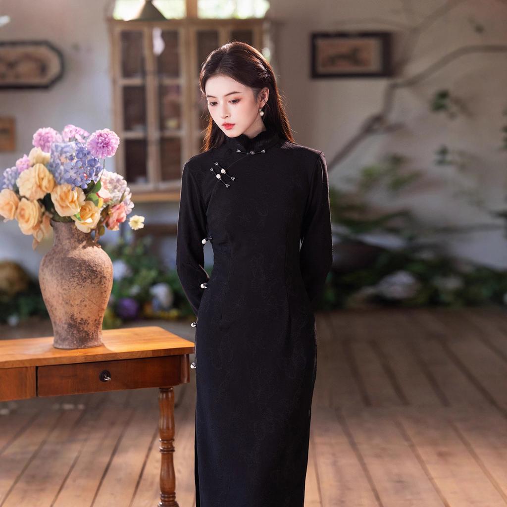 New Chinese black velvet thickened cheongsam 1011 new winter young girls can wear gentle and slim every day