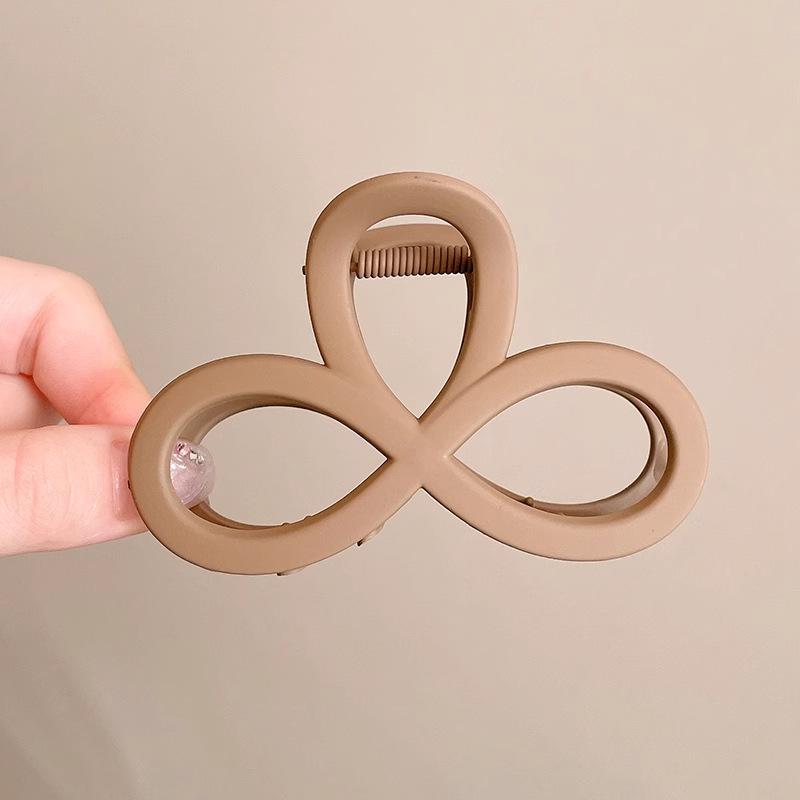 Elegant Large Hair Claw Clip for Thick Hair - High-End Korean Updo Shark Clip