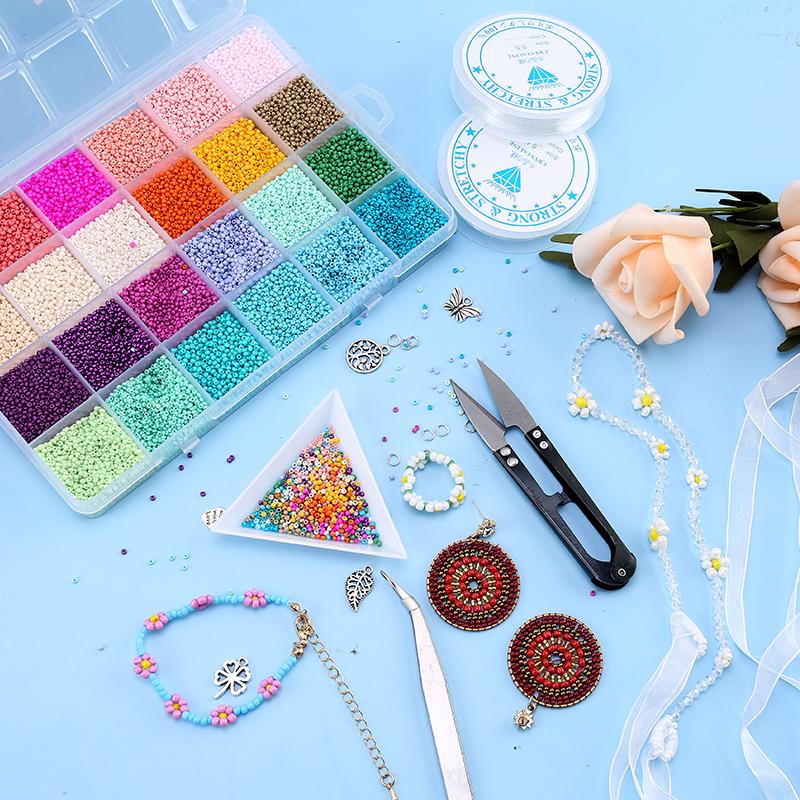 Kit de perles de rocaille colorées 2 mm Petites perles de verre Ensemble de perles lettres acryliques Avec boîte organisatrice Pour la fabrication de bijoux Collier Bracelet DIY