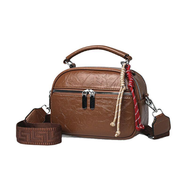 

Stylish and simple single shoulder diagonal span shell bag темно-коричневого кольору