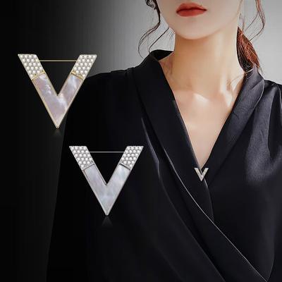 V-shaped Brooch, Women's Corsage Anti-glare Collar Pin Fixed Clothes Cardigan Sweater Collar Pin