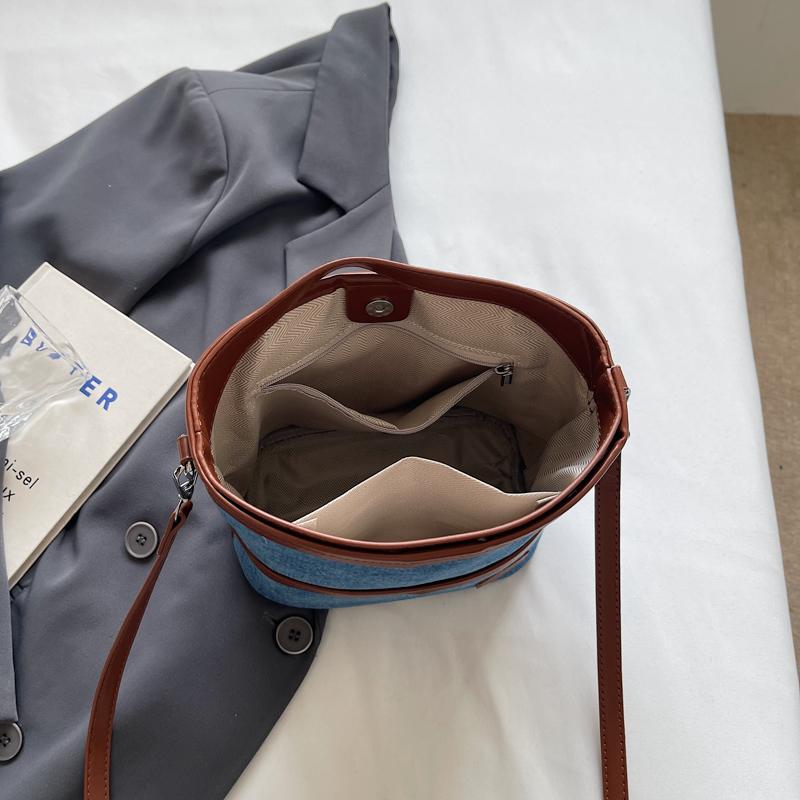 Denim Shoulder Bag Women Fashion Brown Leather Trim Crossbody Tote Bag Casual Everyday Small Handbag