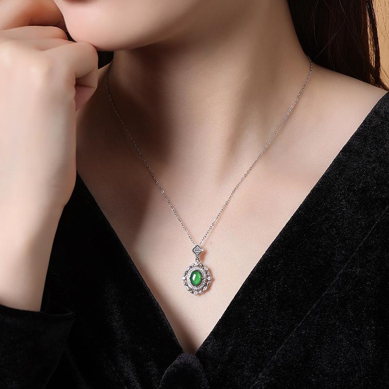 S925 sterling silver natural dangerous material jadeite necklace retro fashion light luxury egg surface hollow collarbone chain advanced design sense