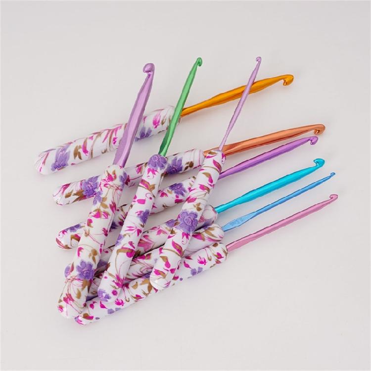 2.5mm-6.5mm Ergonomic Crochet Hooks Set, Crochet Needle for Beginner Hobbyist, Knitting Sweater Scarf Socks Hat Bag